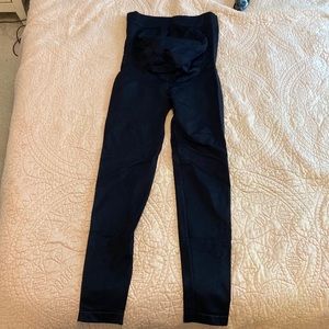 NEVER WORN - Blanqi Maternity leggings size medium